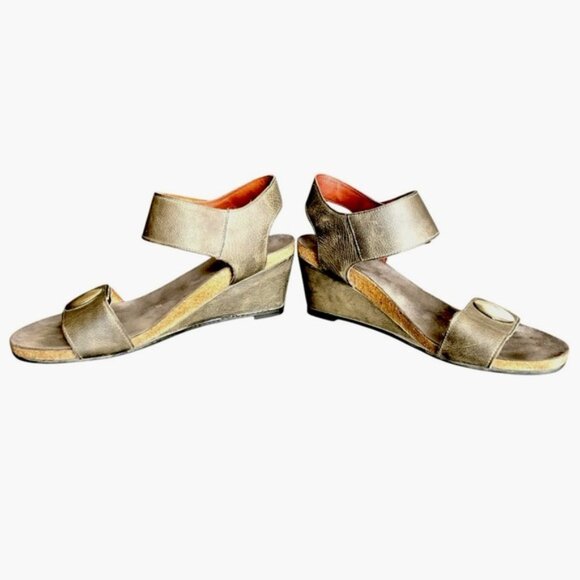 Taos Footwear Charcoal Wedges - Picture 5 of 13